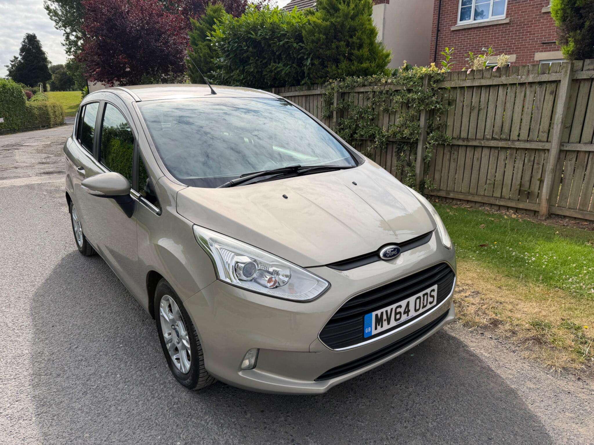 A 2014 FORD B-MAX 1.6 Zetec Powershift Euro 5 5dr A 2014 FORD B-MAX 1.6 Zetec Powershift Euro 5 5dr