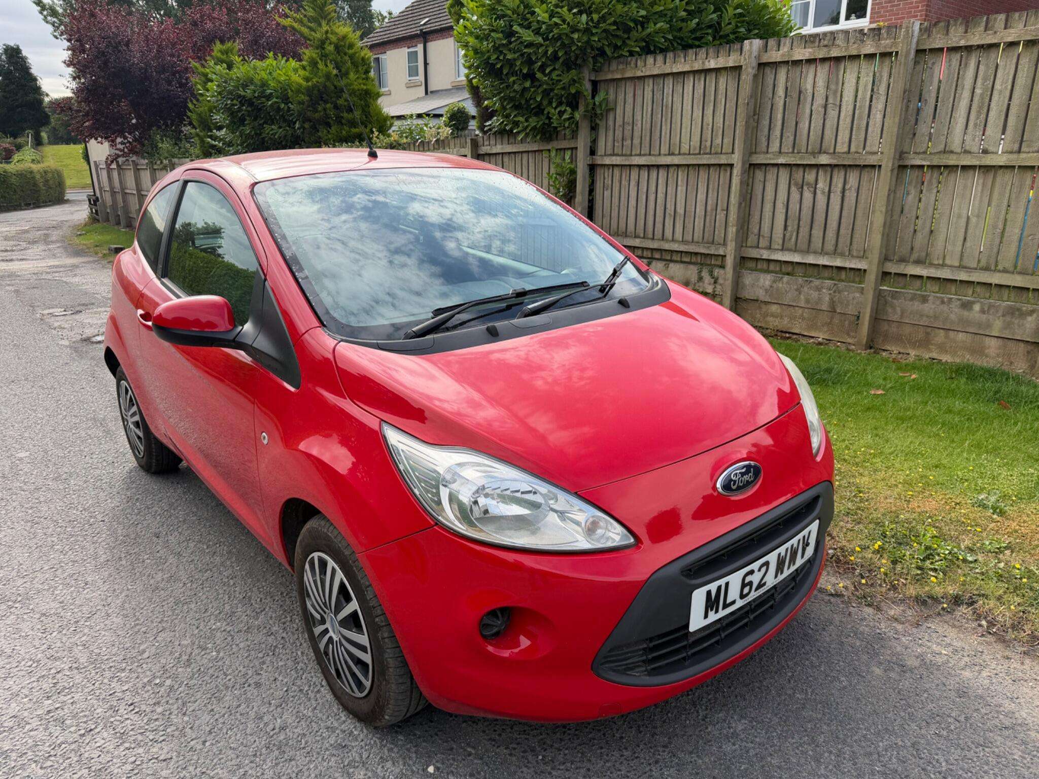 A 2012 FORD KA 1.2 Edge Euro 5 (s/s) 3dr A 2012 FORD KA 1.2 Edge Euro 5 (s/s) 3dr