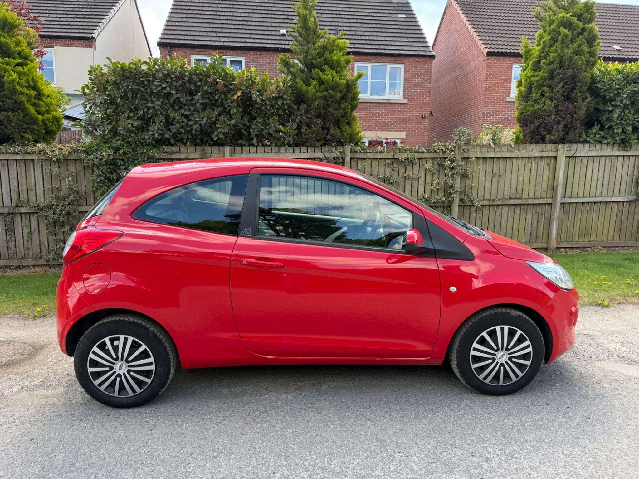 A 2012 FORD KA 1.2 Edge Euro 5 (s/s) 3dr A 2012 FORD KA 1.2 Edge Euro 5 (s/s) 3dr