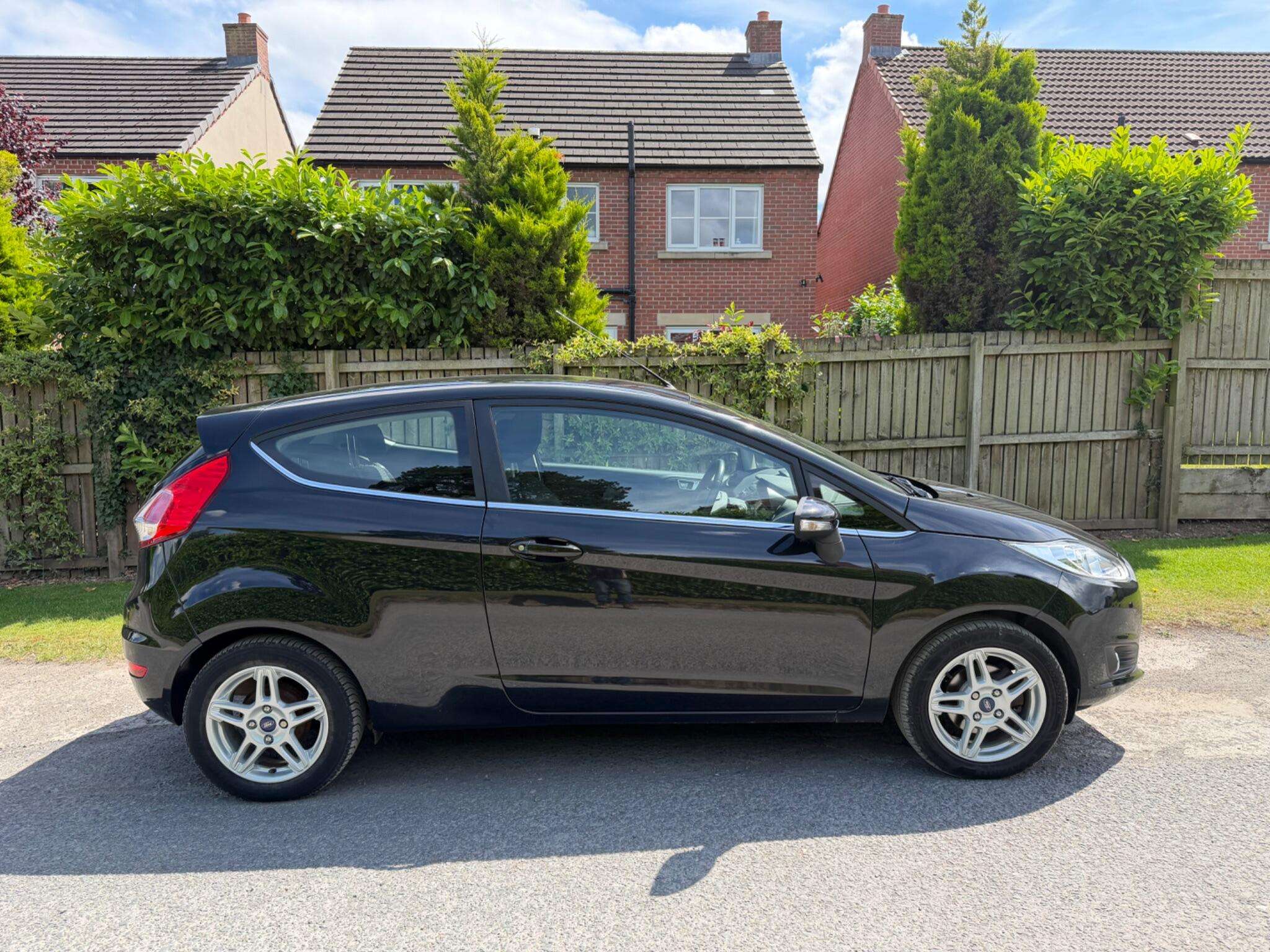 A 2013 FORD FIESTA 1.25 Zetec Euro 5 3dr A 2013 FORD FIESTA 1.25 Zetec Euro 5 3dr