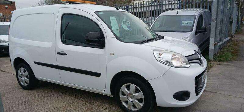 A 2016 RENAULT KANGOO 1.5 dCi ENERGY ML19 Business+ Panel Van 5dr Diesel Manual MWB Euro 5 (s/s) (90 ps) A 2016 RENAULT KANGOO 1.5 dCi ENERGY ML19 Business+ Panel Van 5dr Diesel Manual MWB Euro 5 (s/s) (90 ps)
