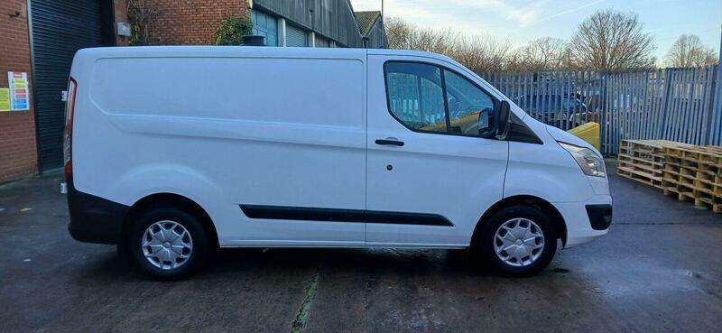 A 2017 FORD TRANSIT CUSTOM 2.0 TDCi 310 Trend Panel Van 5dr Diesel Manual L1 H1 (157 g/km, 128 bhp) A 2017 FORD TRANSIT CUSTOM 2.0 TDCi 310 Trend Panel Van 5dr Diesel Manual L1 H1 (157 g/km, 128 bhp)