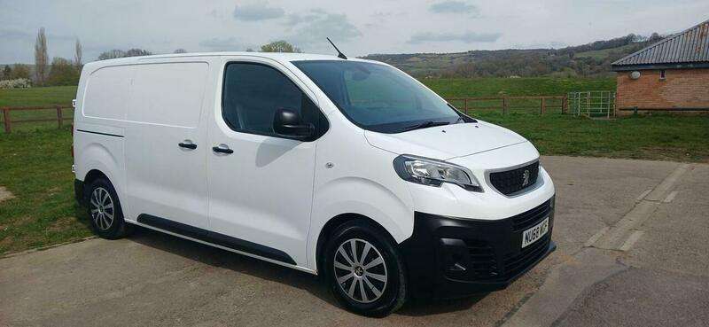 A 2019 PEUGEOT EXPERT 1.6 BlueHDi 1000 Professional Standard Panel Van MWB Euro 6 6dr A 2019 PEUGEOT EXPERT 1.6 BlueHDi 1000 Professional Standard Panel Van MWB Euro 6 6dr