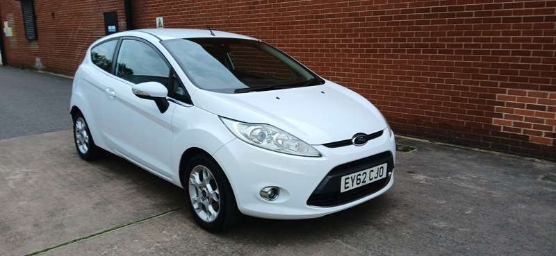 A 2012 FORD FIESTA 1.25 Zetec Hatchback 3dr Petrol Manual (129 g/km, 81 bhp) A 2012 FORD FIESTA 1.25 Zetec Hatchback 3dr Petrol Manual (129 g/km, 81 bhp)