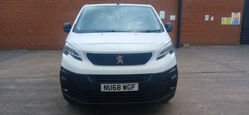 A 2019 PEUGEOT EXPERT 1.6 BlueHDi 1000 Professional Standard Panel Van MWB Euro 6 6dr A 2019 PEUGEOT EXPERT 1.6 BlueHDi 1000 Professional Standard Panel Van MWB Euro 6 6dr