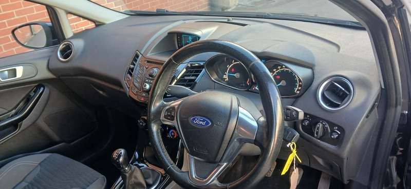 A 2014 FORD FIESTA 1.25 Zetec Euro 5 5dr A 2014 FORD FIESTA 1.25 Zetec Euro 5 5dr
