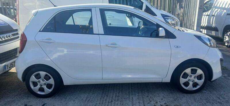 A 2013 KIA PICANTO 1.0 1 Hatchback 5dr Petrol Manual Euro 5 (68 bhp) A 2013 KIA PICANTO 1.0 1 Hatchback 5dr Petrol Manual Euro 5 (68 bhp)
