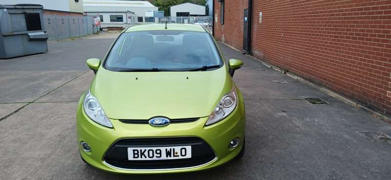 A 2009 FORD FIESTA 1.4 Zetec Hatchback 5dr Petrol Manual (133 g/km, 94 bhp) A 2009 FORD FIESTA 1.4 Zetec Hatchback 5dr Petrol Manual (133 g/km, 94 bhp)