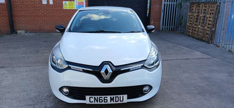 A 2016 RENAULT CLIO 1.5 dCi Dynamique S Nav Euro 6 (s/s) 5dr A 2016 RENAULT CLIO 1.5 dCi Dynamique S Nav Euro 6 (s/s) 5dr