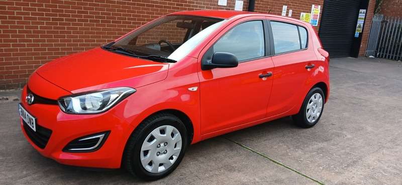 A 2014 HYUNDAI I20 1.2 Classic Hatchback 5dr Petrol Manual Euro 5 (85 bhp) A 2014 HYUNDAI I20 1.2 Classic Hatchback 5dr Petrol Manual Euro 5 (85 bhp)