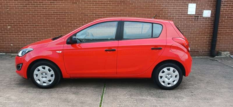 A 2014 HYUNDAI I20 1.2 Classic Hatchback 5dr Petrol Manual Euro 5 (85 bhp) A 2014 HYUNDAI I20 1.2 Classic Hatchback 5dr Petrol Manual Euro 5 (85 bhp)