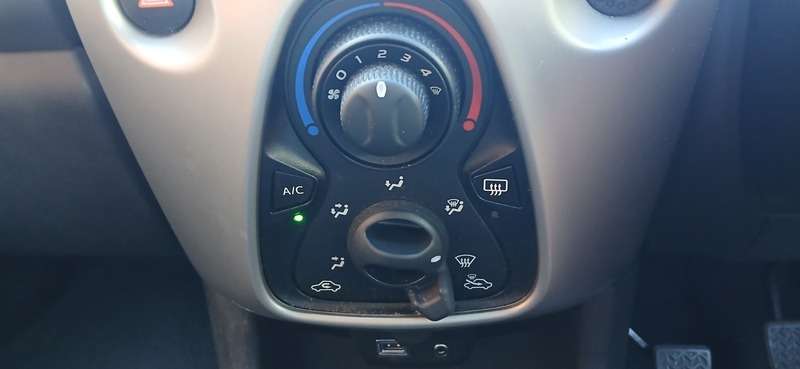 2017 PEUGEOT 108 2017 PEUGEOT 108