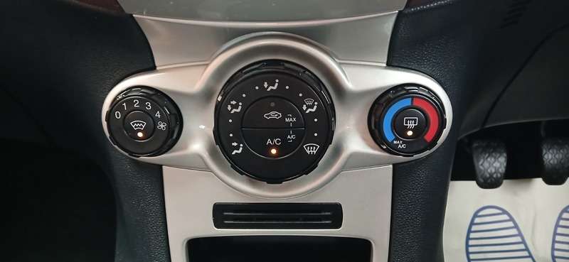 2012 FORD FIESTA 2012 FORD FIESTA