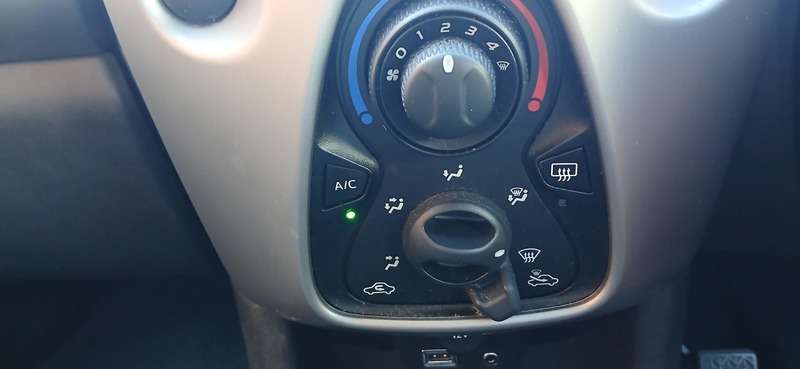 2017 PEUGEOT 108 2017 PEUGEOT 108