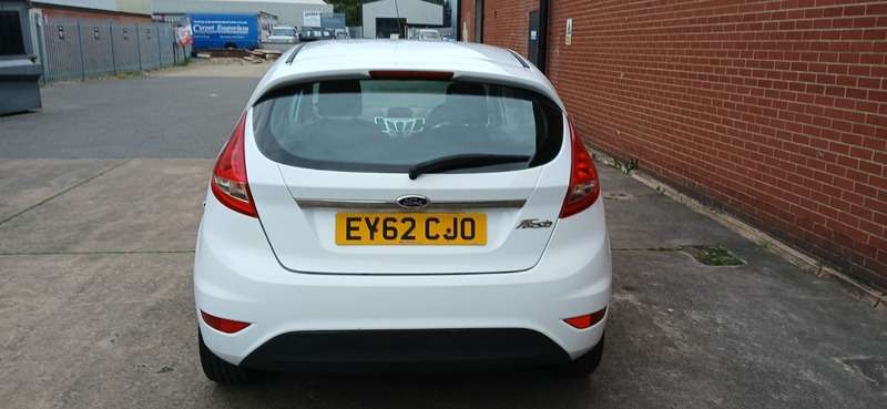 A 2012 FORD FIESTA 1.25 Zetec Hatchback 3dr Petrol Manual (129 g/km, 81 bhp) A 2012 FORD FIESTA 1.25 Zetec Hatchback 3dr Petrol Manual (129 g/km, 81 bhp)