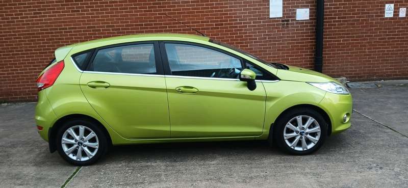 A 2009 FORD FIESTA 1.4 Zetec Hatchback 5dr Petrol Manual (133 g/km, 94 bhp) A 2009 FORD FIESTA 1.4 Zetec Hatchback 5dr Petrol Manual (133 g/km, 94 bhp)