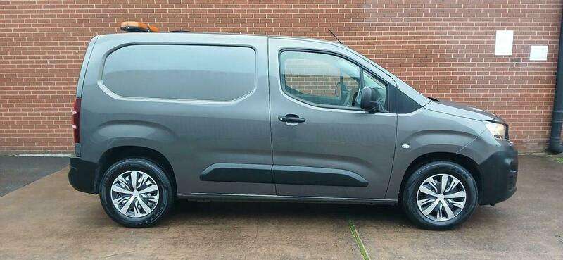 A 2020 PEUGEOT PARTNER 1.5 BlueHDi 1000 Professional Standard Panel Van SWB Euro 6 (s/s) 5dr A 2020 PEUGEOT PARTNER 1.5 BlueHDi 1000 Professional Standard Panel Van SWB Euro 6 (s/s) 5dr
