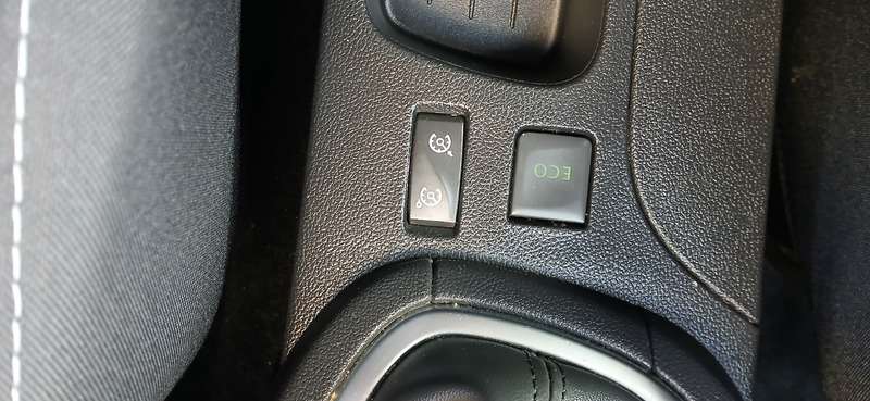 2016 RENAULT CLIO 2016 RENAULT CLIO