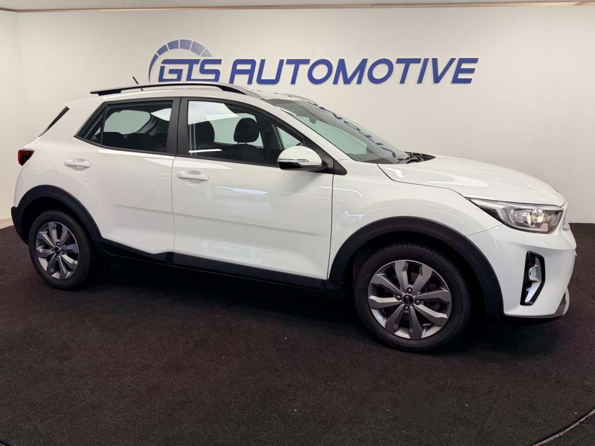 Check out this Kia Stonic 2021 Petrol Manual