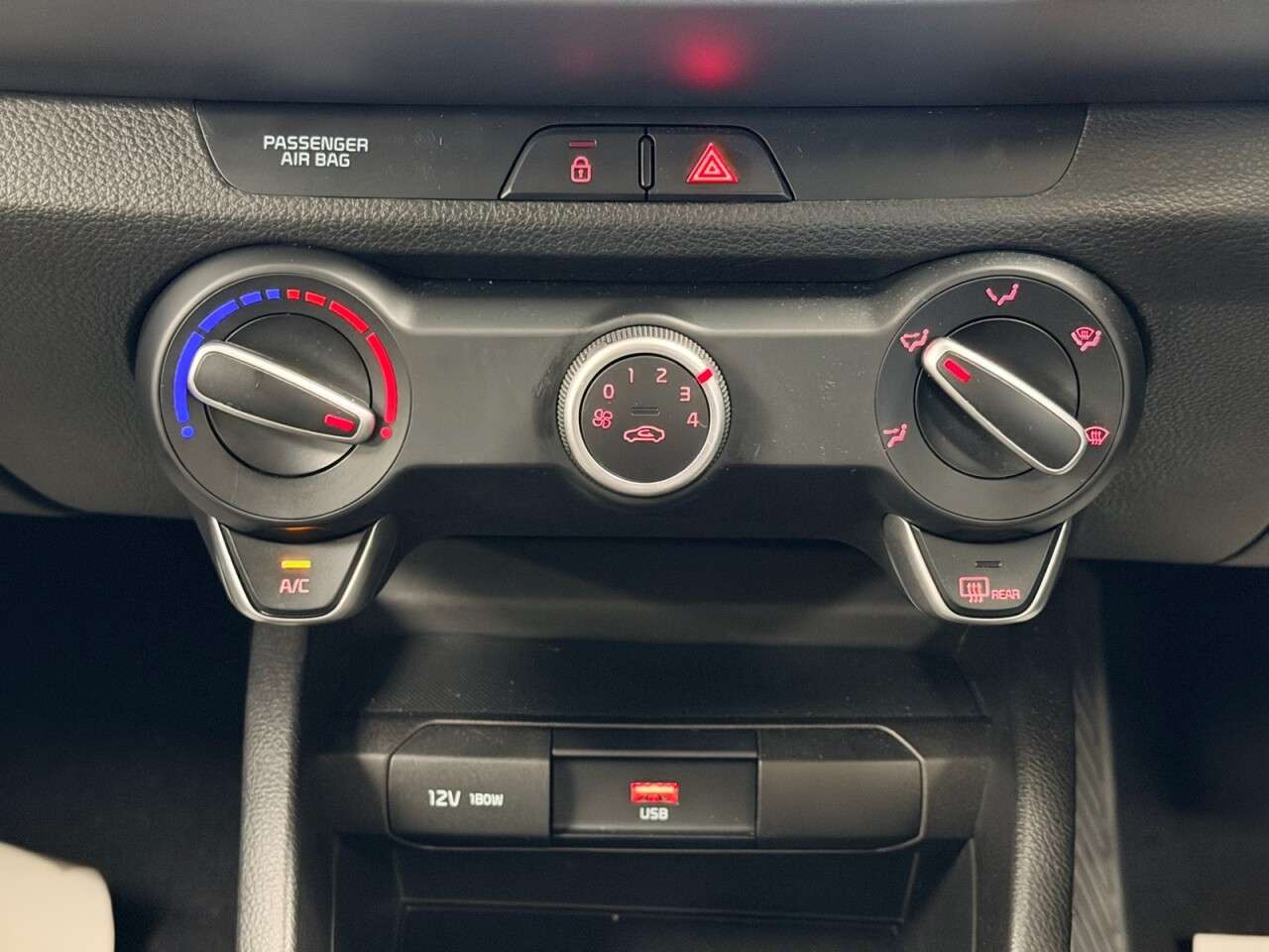 2021 KIA STONIC 2021 KIA STONIC