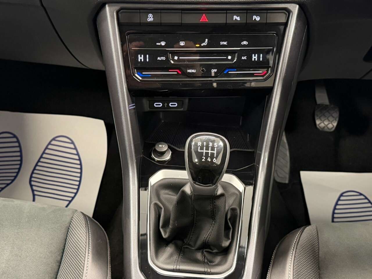 2022 VOLKSWAGEN T-ROC 2022 VOLKSWAGEN T-ROC