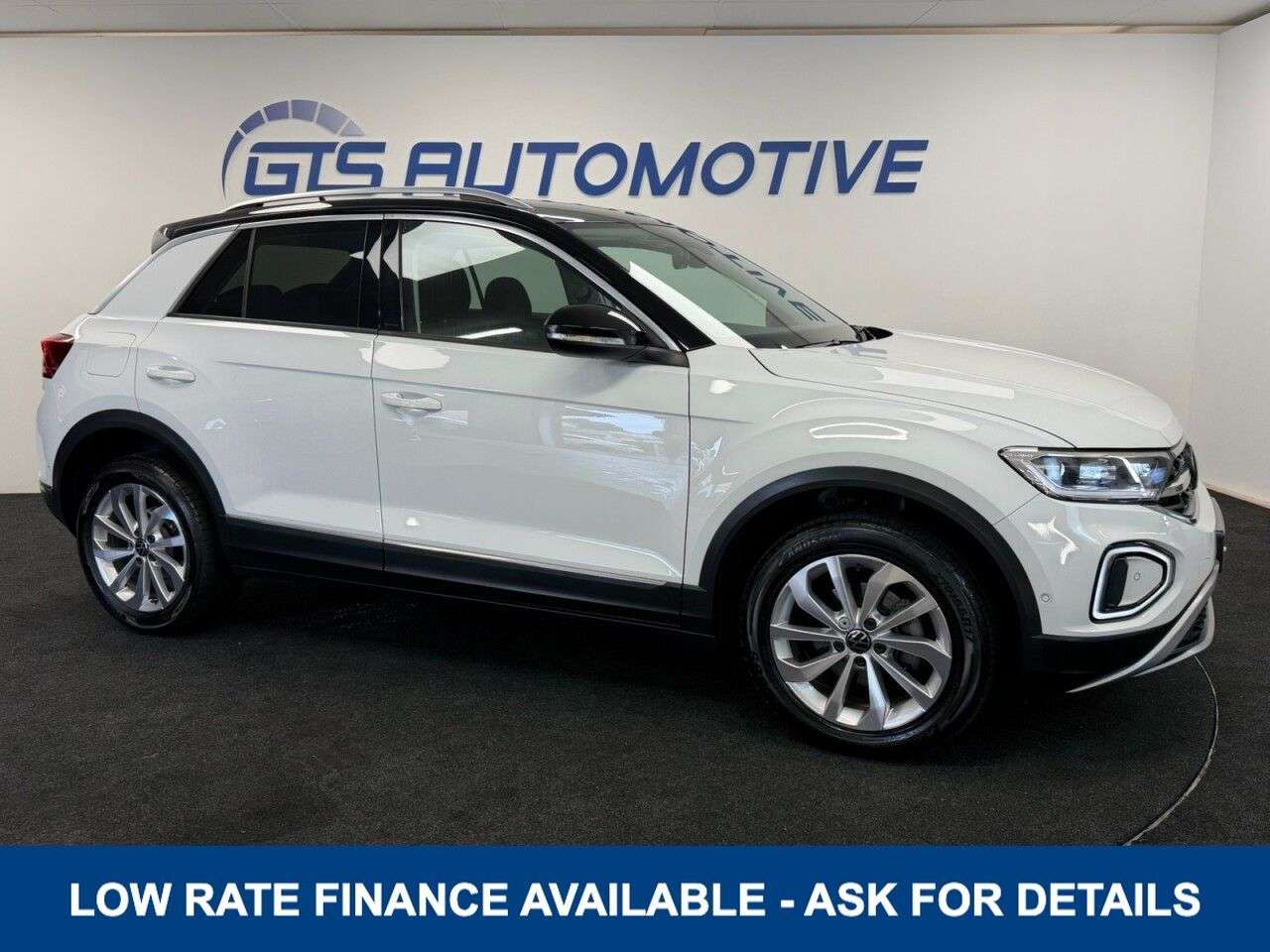 A 2022 VOLKSWAGEN T-ROC 1.5 TSI STYLE 150 BHP + SAT NAV + PARKING SENSORS SIX MONTH WARRANTY OCT 20 A 2022 VOLKSWAGEN T-ROC 1.5 TSI STYLE 150 BHP + SAT NAV + PARKING SENSORS SIX MONTH WARRANTY OCT 20