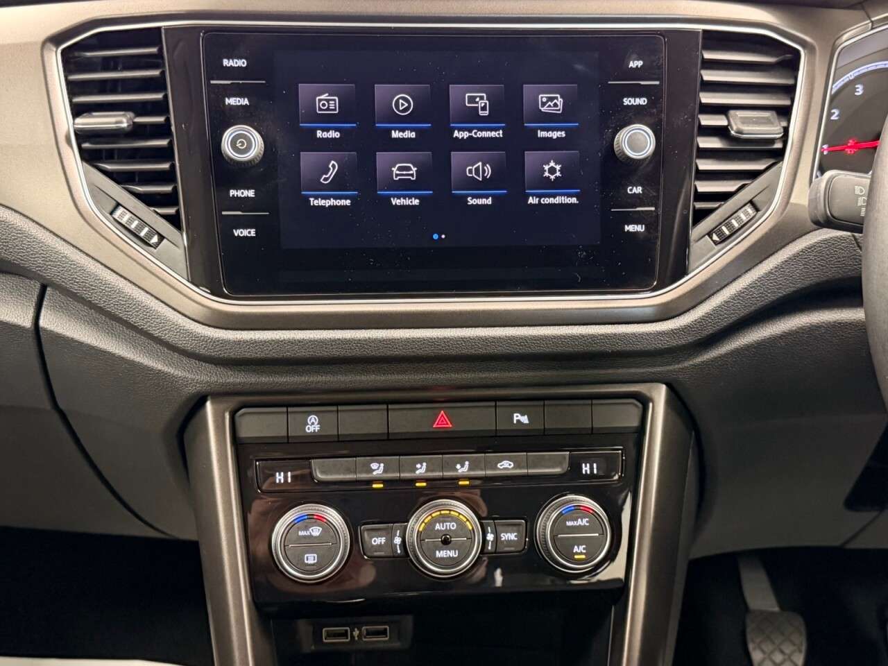 2018 VOLKSWAGEN T-ROC 2018 VOLKSWAGEN T-ROC