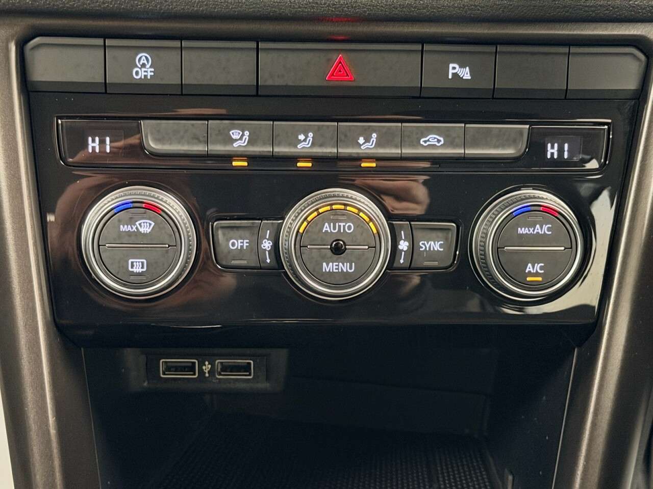 2018 VOLKSWAGEN T-ROC 2018 VOLKSWAGEN T-ROC