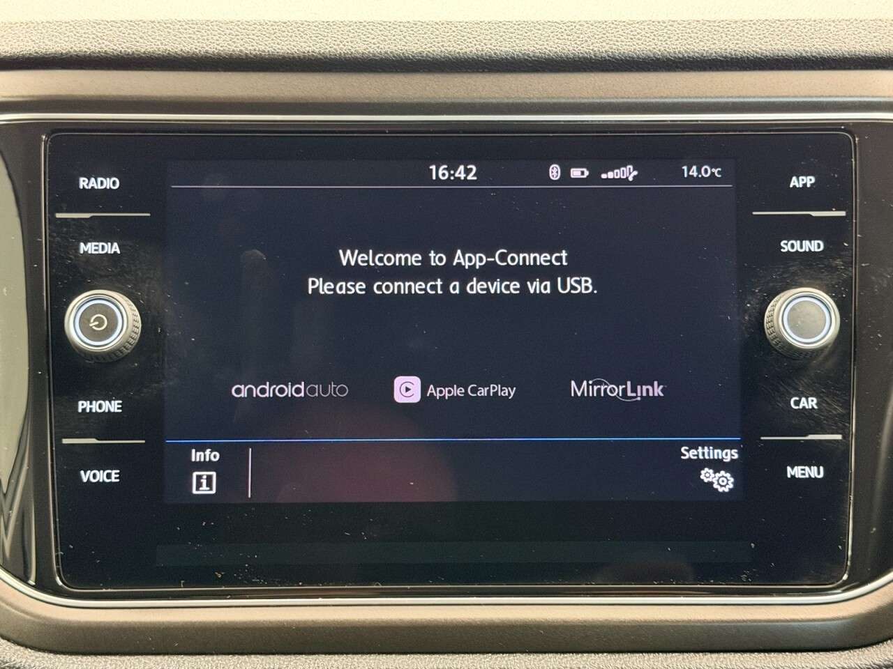 2018 VOLKSWAGEN T-ROC 2018 VOLKSWAGEN T-ROC