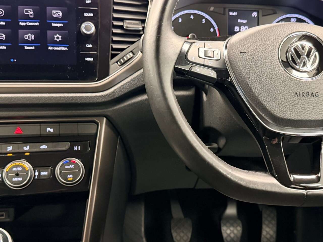 2018 VOLKSWAGEN T-ROC 2018 VOLKSWAGEN T-ROC