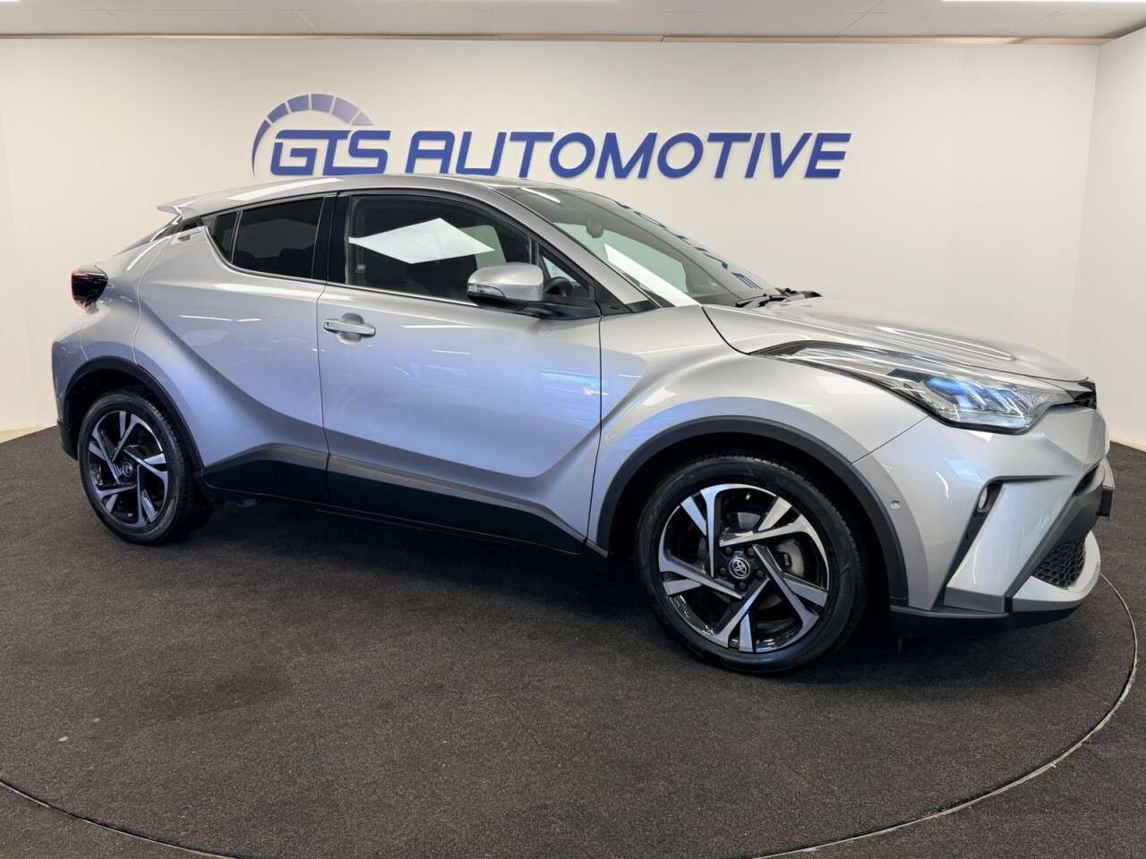A 2022 TOYOTA C-HR 1.8 VVT-h GPF DESIGN HYBRID CVT AUTO 122 BHP + SAT NAV + CAMERA + HEATED SE A 2022 TOYOTA C-HR 1.8 VVT-h GPF DESIGN HYBRID CVT AUTO 122 BHP + SAT NAV + CAMERA + HEATED SE