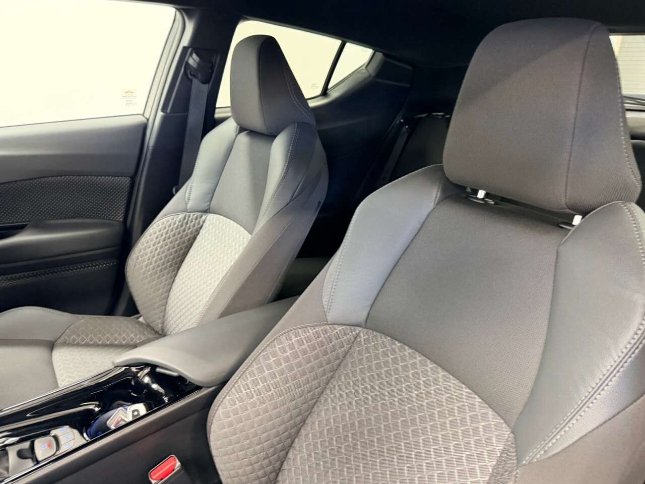 2022 TOYOTA C-HR 2022 TOYOTA C-HR