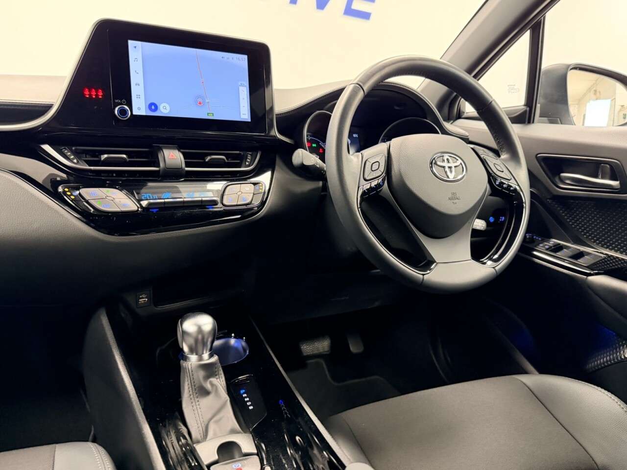 2022 TOYOTA C-HR 2022 TOYOTA C-HR