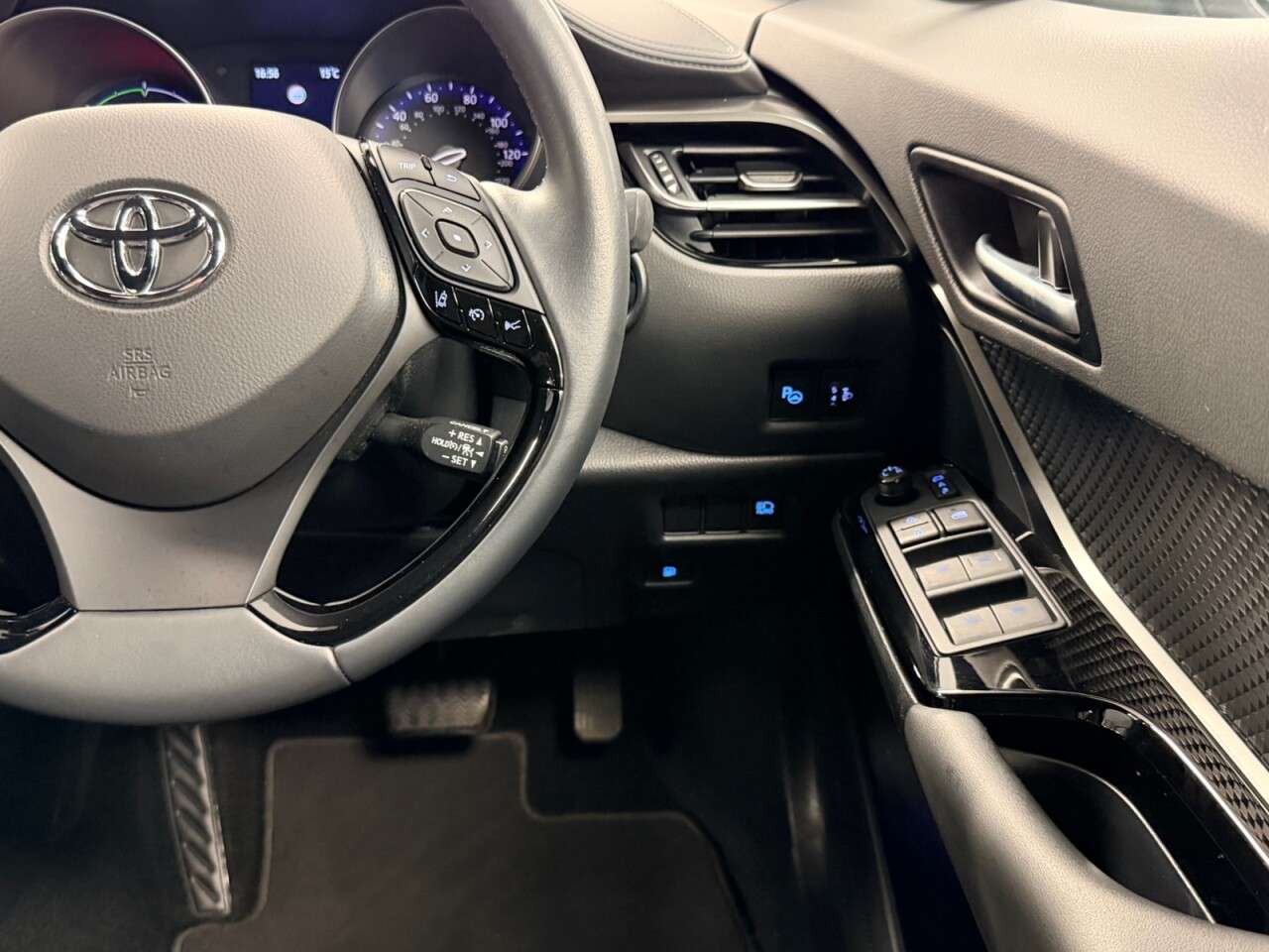 2022 TOYOTA C-HR 2022 TOYOTA C-HR