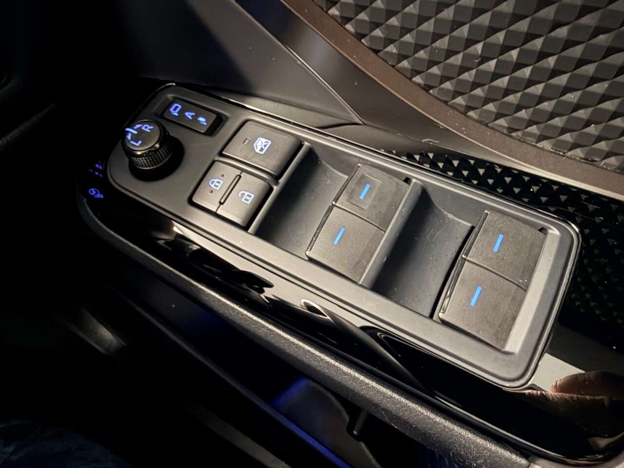 2022 TOYOTA C-HR 2022 TOYOTA C-HR