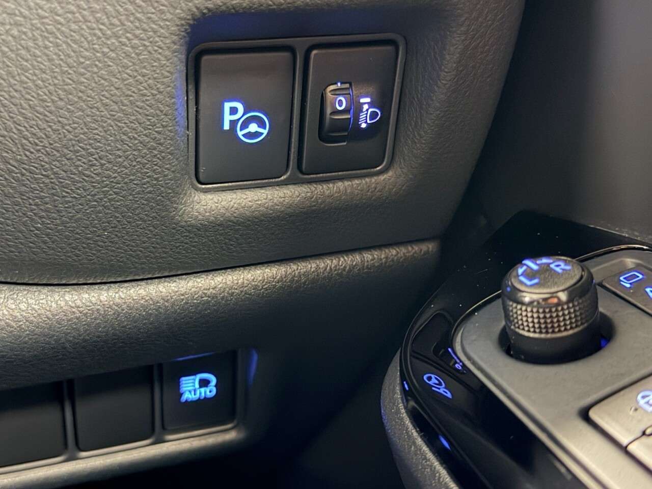 2022 TOYOTA C-HR 2022 TOYOTA C-HR