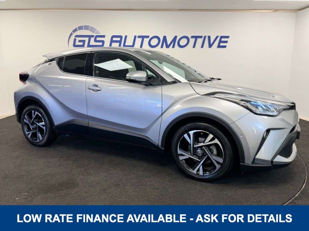 A 2022 TOYOTA C-HR 1.8 VVT-h GPF DESIGN HYBRID CVT AUTO 122 BHP + SAT NAV + CAMERA + HEATED SE A 2022 TOYOTA C-HR 1.8 VVT-h GPF DESIGN HYBRID CVT AUTO 122 BHP + SAT NAV + CAMERA + HEATED SE