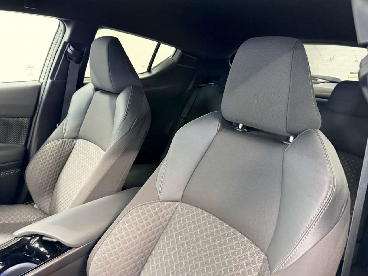 2022 TOYOTA C-HR 2022 TOYOTA C-HR