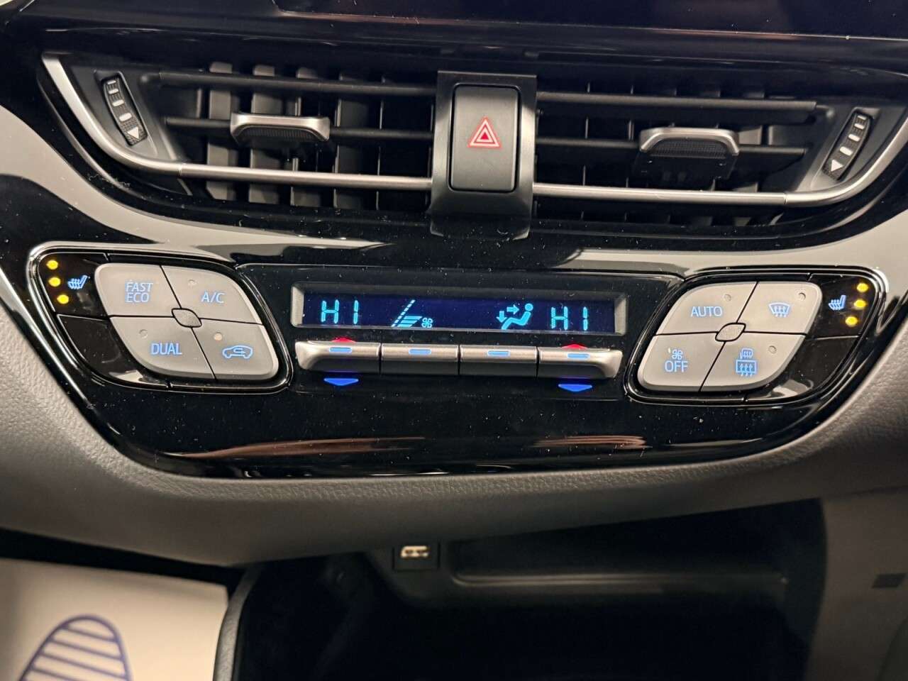 2022 TOYOTA C-HR 2022 TOYOTA C-HR