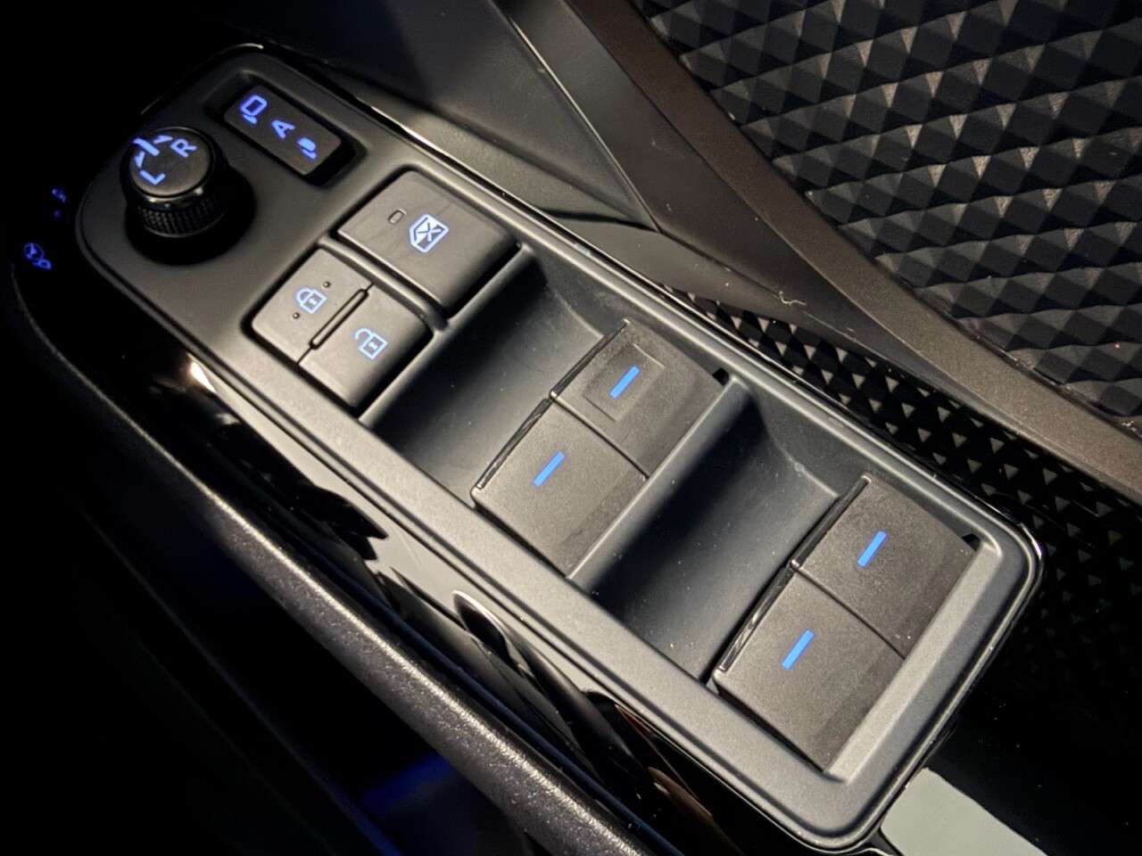 2022 TOYOTA C-HR 2022 TOYOTA C-HR