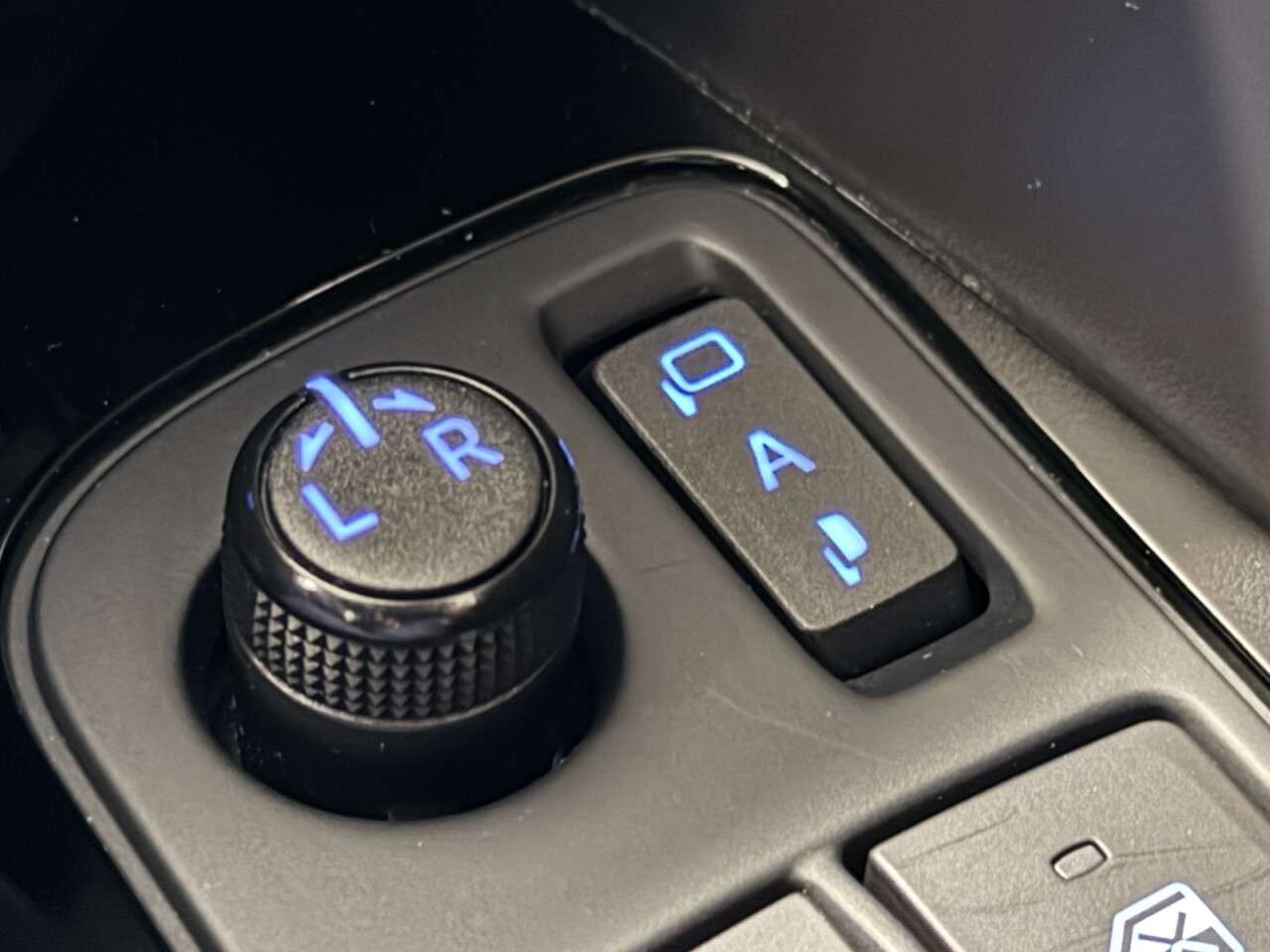 2022 TOYOTA C-HR 2022 TOYOTA C-HR