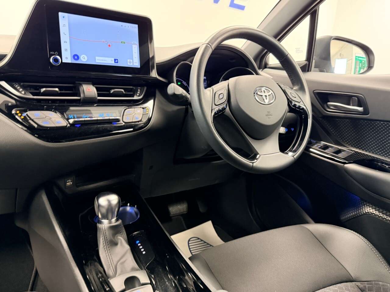 2022 TOYOTA C-HR 2022 TOYOTA C-HR