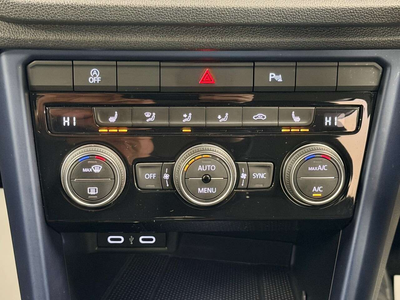 2021 VOLKSWAGEN T-ROC 2021 VOLKSWAGEN T-ROC