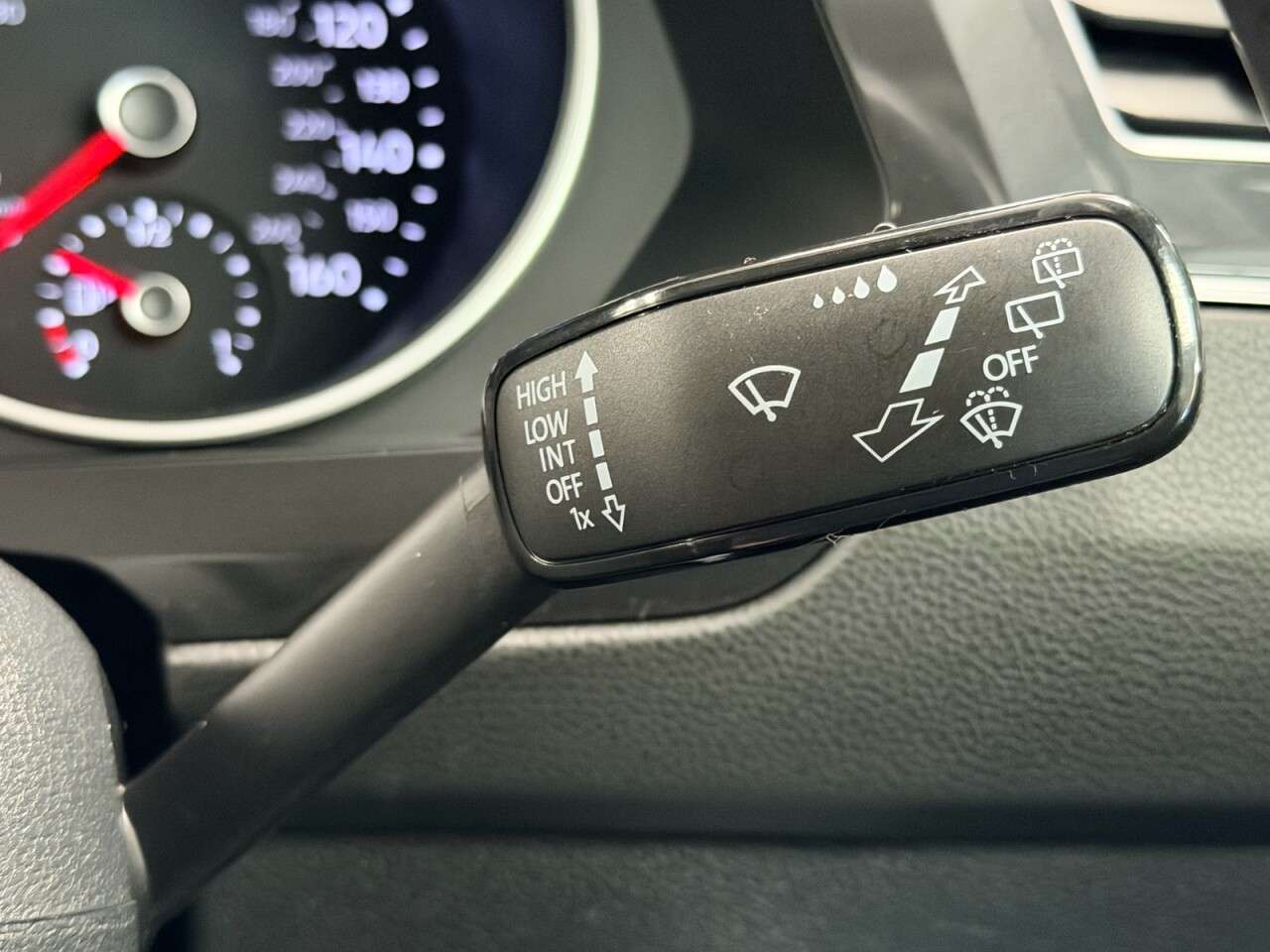 2018 VOLKSWAGEN TIGUAN 2018 VOLKSWAGEN TIGUAN