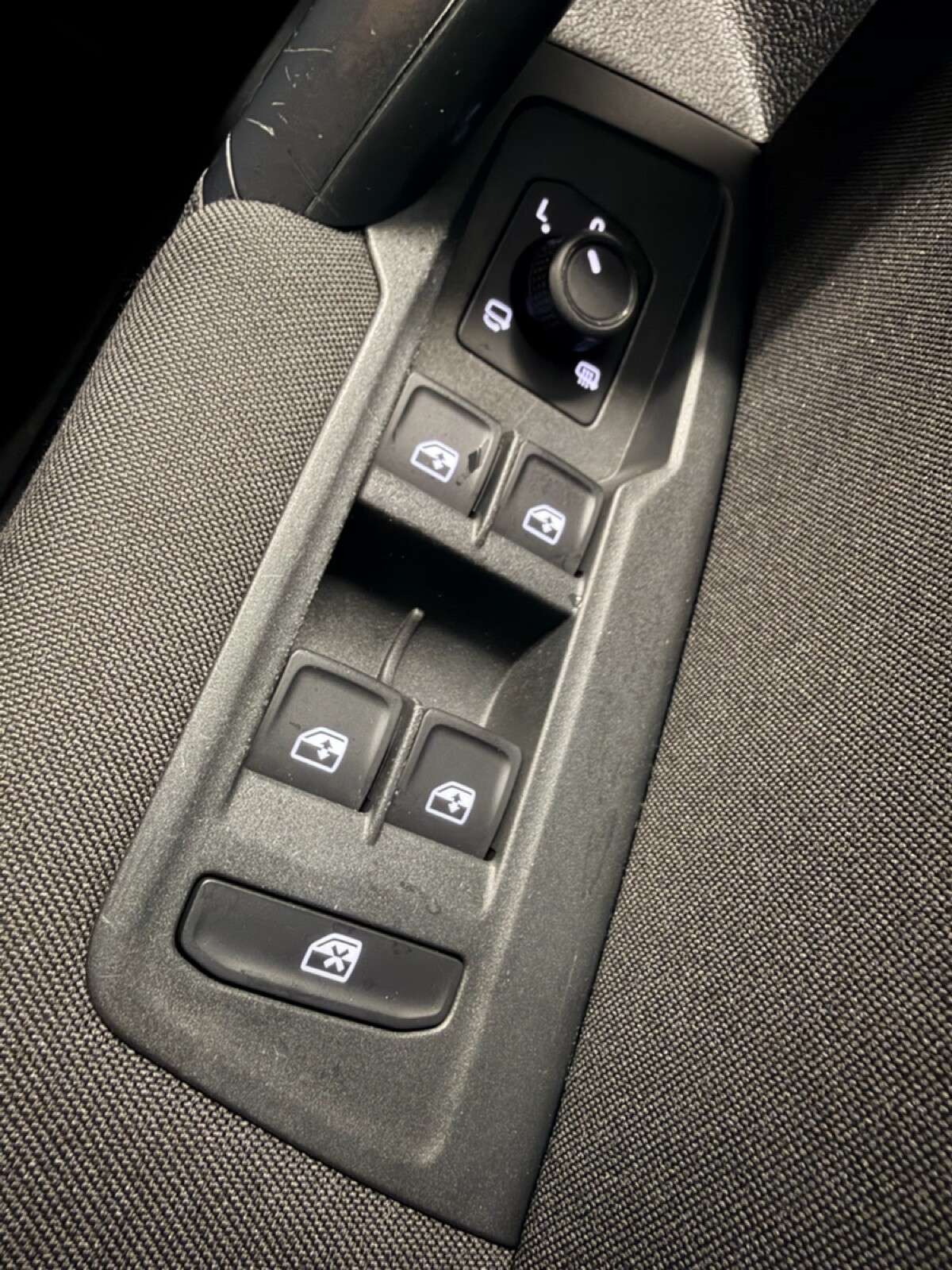 2018 VOLKSWAGEN TIGUAN 2018 VOLKSWAGEN TIGUAN