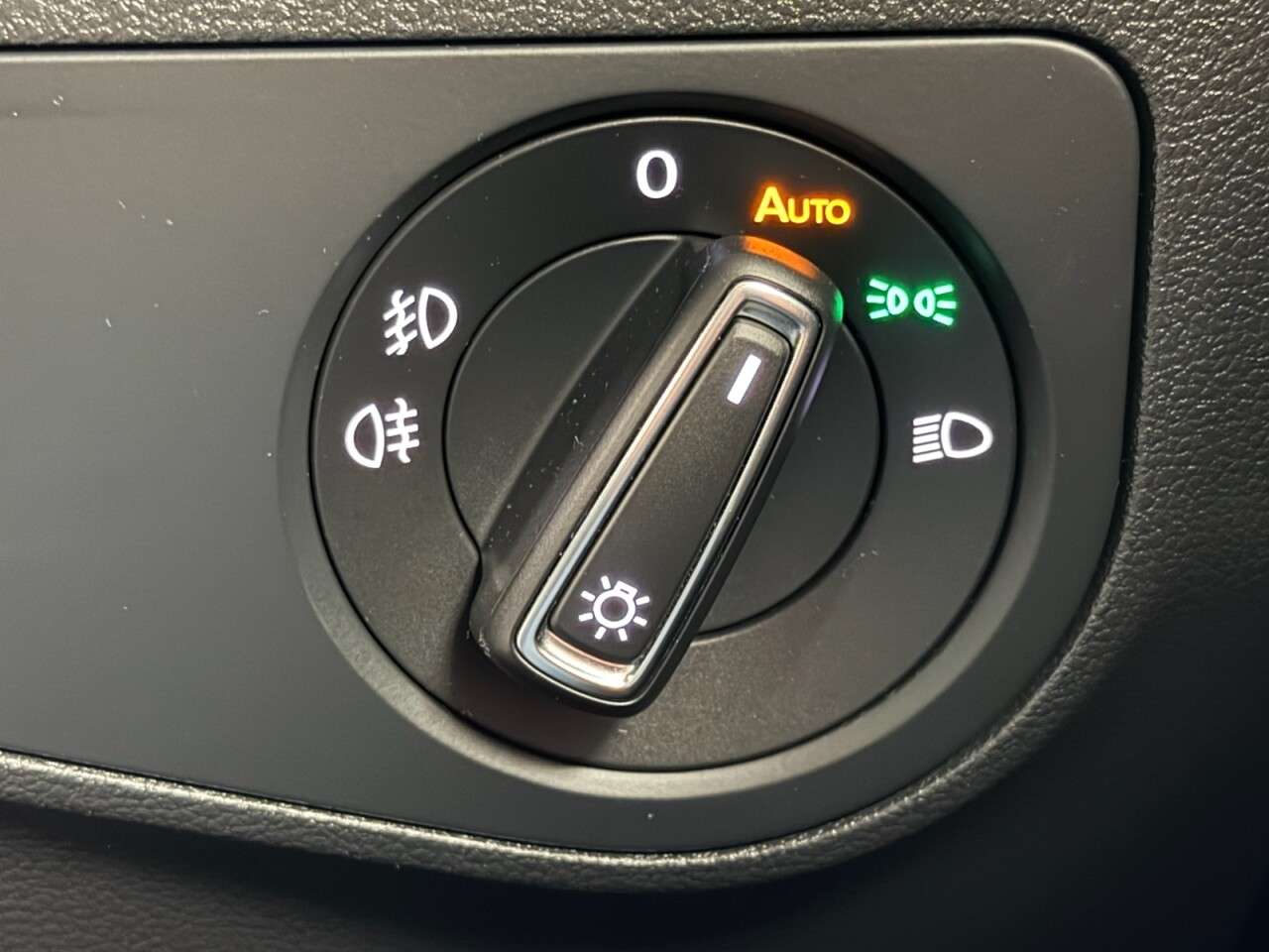 2018 VOLKSWAGEN TIGUAN 2018 VOLKSWAGEN TIGUAN