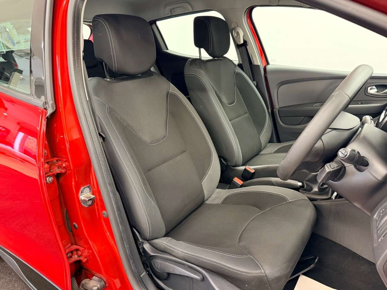 2018 RENAULT CLIO 2018 RENAULT CLIO