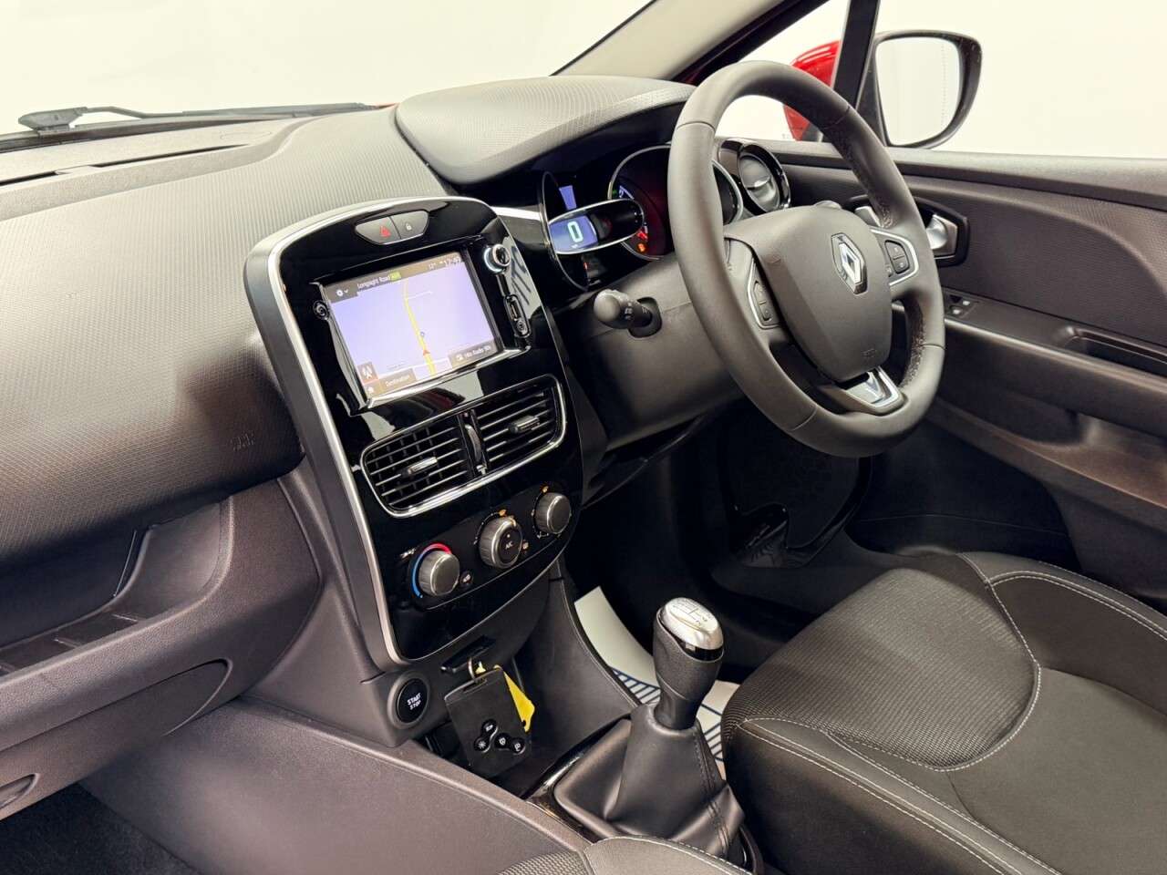 2018 RENAULT CLIO 2018 RENAULT CLIO