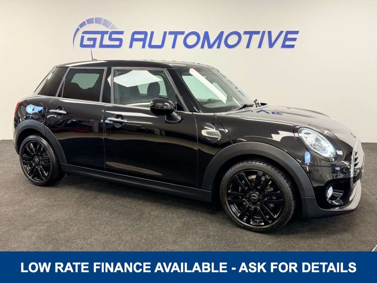 A 2018 MINI HATCH 1.5 COOPER D FIVE DOOR 115 BHP + CHILLI PACK + HEATED SEATS SIX MONTH WARRA A 2018 MINI HATCH 1.5 COOPER D FIVE DOOR 115 BHP + CHILLI PACK + HEATED SEATS SIX MONTH WARRA