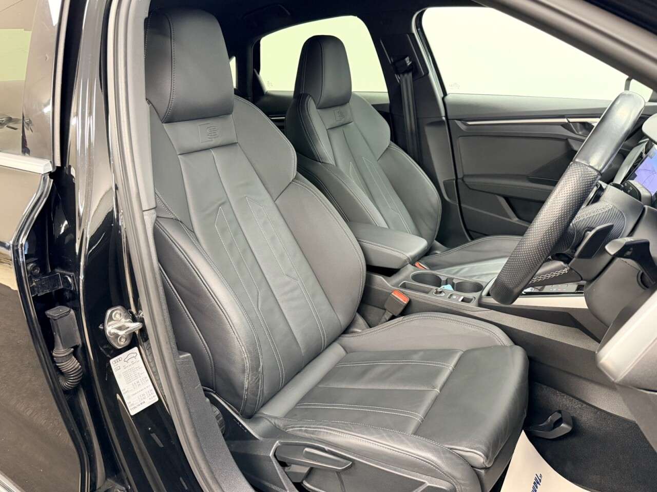 A 2021 AUDI A3 SALOON 1.5 TFSI 35 S-LINE S-TRONIC AUTO 150 BHP + SAT NAV + LEATHER + APPLE PLAY S A 2021 AUDI A3 SALOON 1.5 TFSI 35 S-LINE S-TRONIC AUTO 150 BHP + SAT NAV + LEATHER + APPLE PLAY S